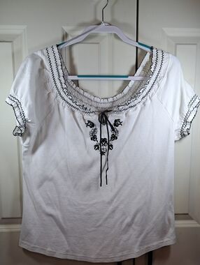 Faded Glory White Top with Black Embroidery